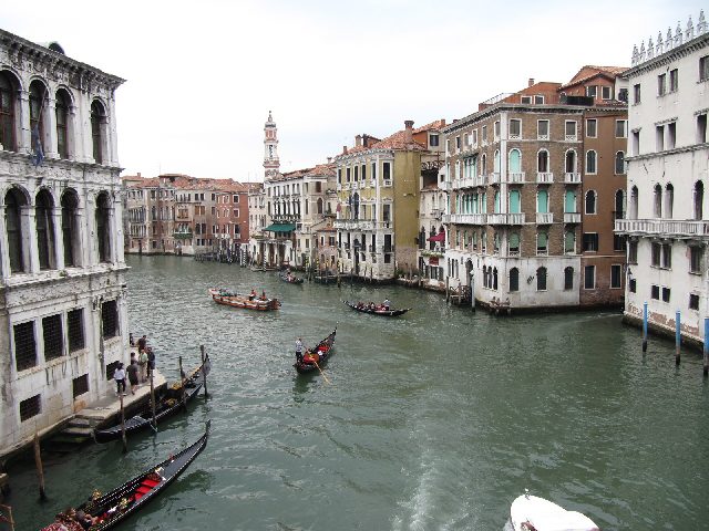 イタリア